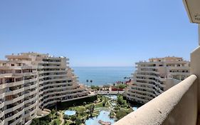 095 - Bright & Comfortable Holiday Apartment With Water Park & Sea Views